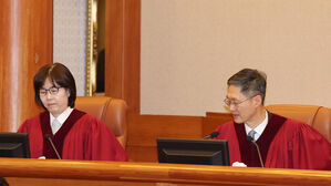 문형배&middot;이미선 퇴임까지 3주&hellip;윤 대통령 선고 임박?