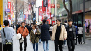 청년층 평균 연소득 3천92만 원&hellip;카드값은 월 147만 원