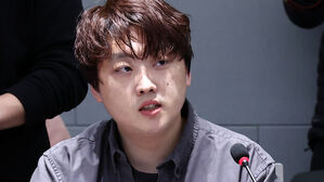 박단 전공의 대표, 복귀 의대생들에 "팔 한 짝 내놓을 각오도 없이" 비판