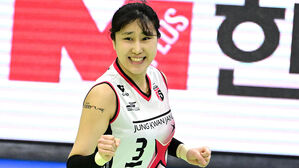 '무릎 부상' 염혜선, 수원 원정 동행&hellip;여자배구 PO 3차전 뛸까