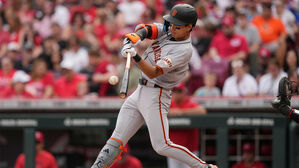 이정후가 30일(한국시간) 미국 오하이오주 신시내티 그레이트 아메리칸 볼파크에서 열린 2025 미국프로야구 메이저리그(MLB) 신시내티 레즈와의 홈 경기, 3회에 적시타를 치고 있다. (사진=AP, 연합뉴스)