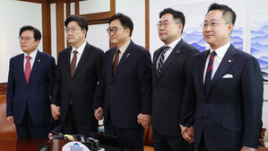 권성동 "추경 시급 처리해야"&hellip;박찬대 "알맹이 없는 쭉정이"