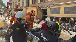 '골든타임' 지났지만&hellip;미얀마 강진 구조 사력&middot;국가애도기간 선포