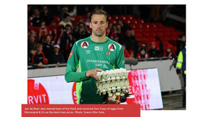 수훈 선수에게 트로피 대신 계란&hellip;노르웨이 축구팀의 기발한 선물