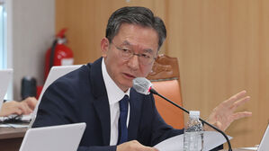 정성호 "윤 대통령, 탄핵심판 선고기일에 헌재 나오지 말아야"