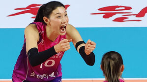 흥국생명, 6년 만의 챔프전 우승까지 1승&hellip;짜릿한 대역전극