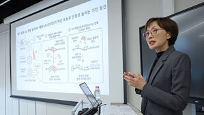 우리 연구진, mRNA 백신 작동원리 최초 밝혔다&hellip;"치료 효과 높일 단초"