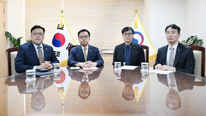 F4회의 개최&hellip;최상목 "시장상황 면밀 모니터링&hellip;필요시 안정 조치"