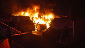 파주 냉동식품업체 주차장서 차량 화재&hellip;6대 피해