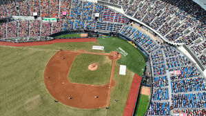 프로야구 LG, 개막전부터 7경기 연속 매진 행진