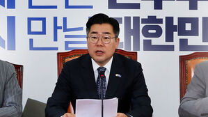 박찬대 "한덕수 대행, 헛된 대통령 꿈 깨라&hellip;내란대행 책임 물을 것"