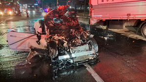 전남 목포 해안도로서 승용차-화물차 추돌사고&hellip;40대 남성 사망