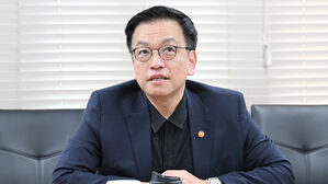 최상목 "미국 관세 유예, 당분간 충격 완화&hellip;기업 대응 총력"