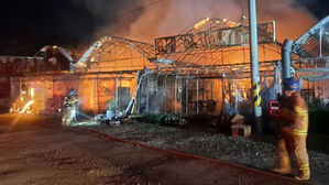 광명 화훼 비닐하우스서 불&hellip;20분 만에 큰 불길 잡아