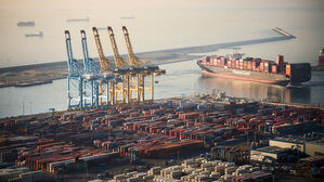 IMO, 미국 반대 속 '탄소 비용' 등 해운 온실가스 감축 조치 의결