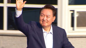 윤 전 대통령, 파면 후 내일 '내란혐의' 첫 정식 형사재판