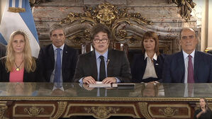 11일(현지시간) 하비에르 밀레이 아르헨티나 대통령이 국제통화기금(IMF)과의 합의 내용과 외환규제(CEPO) 폐지에 대한 대국민담화를 발표하고 있다. (사진=AFP, 연합뉴스)