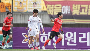 '최병찬 결승골' 강원, 광주 누르고 3연패 탈출