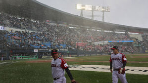 우박&middot;강풍에 4번 중단&hellip;두산, LG 꺾고 4연패 탈출