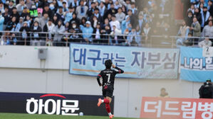 FC서울 정승원 '도발골', K리그1 2&sim;3월 가장 멋진 골