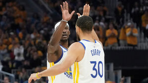 커리&middot;버틀러 75점 합작&hellip;골든스테이트, PO 1라운드 진출