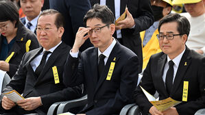 기억식 참석한 김경수-권영세-김동연(사진=공동취재, 연합뉴스)