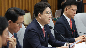 권성동 "4&middot;19혁명 정신 계승&hellip;자유민주주의 역사 이어가겠다"