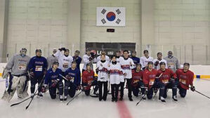 대회 출격을 앞두고 훈련 중인 한국 남자 아이스하키 대표팀(사진=대한아이스하키협회 제공, 연합뉴스)
