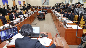 EBS 사장 임명 두고 과방위서 공방&hellip;"알박기 인사" "언론 카르텔"