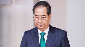 민주 "한덕수, 권한대행이 대권 징검다리인가&hellip;당장 사퇴해야"