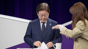 이재명 "광장서 국민 목소리 청취&hellip;국민발안제도 가능"