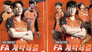 OK저축은행이 FA 계약을 체결한 송희채(오른쪽)와 박원빈 (사진=OK저축은행 인스타그램 캡처, 연합뉴스)
