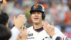 한화, 거침없는 6연승 2위 도약&hellip;SSG, 6시간 혈투 끝에 6연패