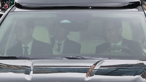 재판받는 윤 전 대통령 모습 공개&hellip;'내란 혐의' 2차 공판