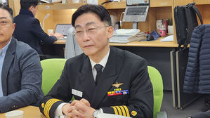 '문과X들 &middot; 탈조선' 발언 이국종, 군에 사과&hellip;"향후 발언 유의"