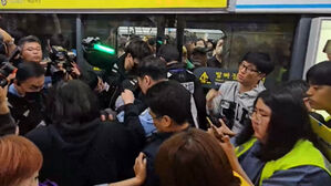 전장연, 지하철 탑승 시위 재개&hellip;출근길 혼란
