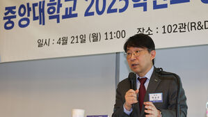 박상규 중앙대학교 총장이 21일 서울 동작구 중앙대학교에서 열린 2025 상반기 언론간담회에서 취재진의 질문에 답하고 있다.(사진=연합뉴스)