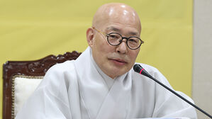 조계종 총무원장 "정치인 오면 질책한다&hellip;국민 괴롭힌 원죄"