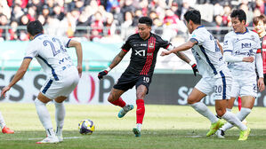 서울 린가드가 골문 앞에서 드리블을 하고 있다.(사진=연합뉴스)