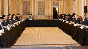 한미 첫 통상 협의&hellip;"상호 &middot; 품목별 관세 면제 요청"