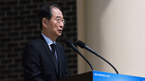 한덕수 대통령 권한대행 국무총리가 25일 국립대전현충원에서 열린 '2회 순직의무군경의 날 기념식'에서 기념사를 하고 있다. (사진=연합뉴스)