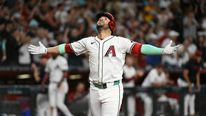 한 경기 4홈런을 터뜨린 수아레스