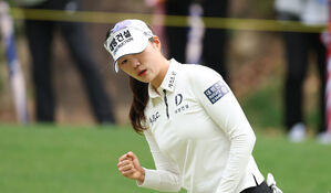 '칩인 버디 2개' 김민선, KLPGA 투어 첫 승