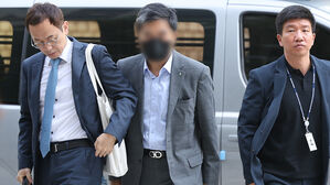 '800억 대 부당대출 의혹' 기업은행 직원 구속영장 기각