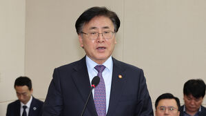 과기부, SKT 해킹 뒤 기업 6천 개 &middot; 각 부처에 악성코드 점검 요청
