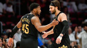 NBA 클리블랜드, 마이애미 55점 차 완파&hellip;4연승으로 2R 진출