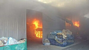 화성 플라스틱 재활용업체 화재&hellip;4시간 만 진화