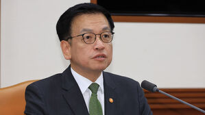 [속보] 민주, 법사위서 최상목 탄핵조사보고서 의결&hellip;본회의 표결 추진