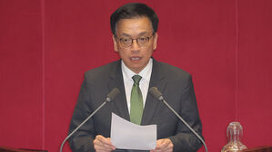 최상목 사퇴로 경제사령탑 부재…대외신인도 · 미 통상 대응 우려