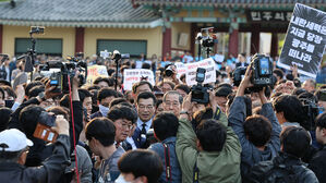 5·18묘역 참배길 막힌 한덕수 전 총리